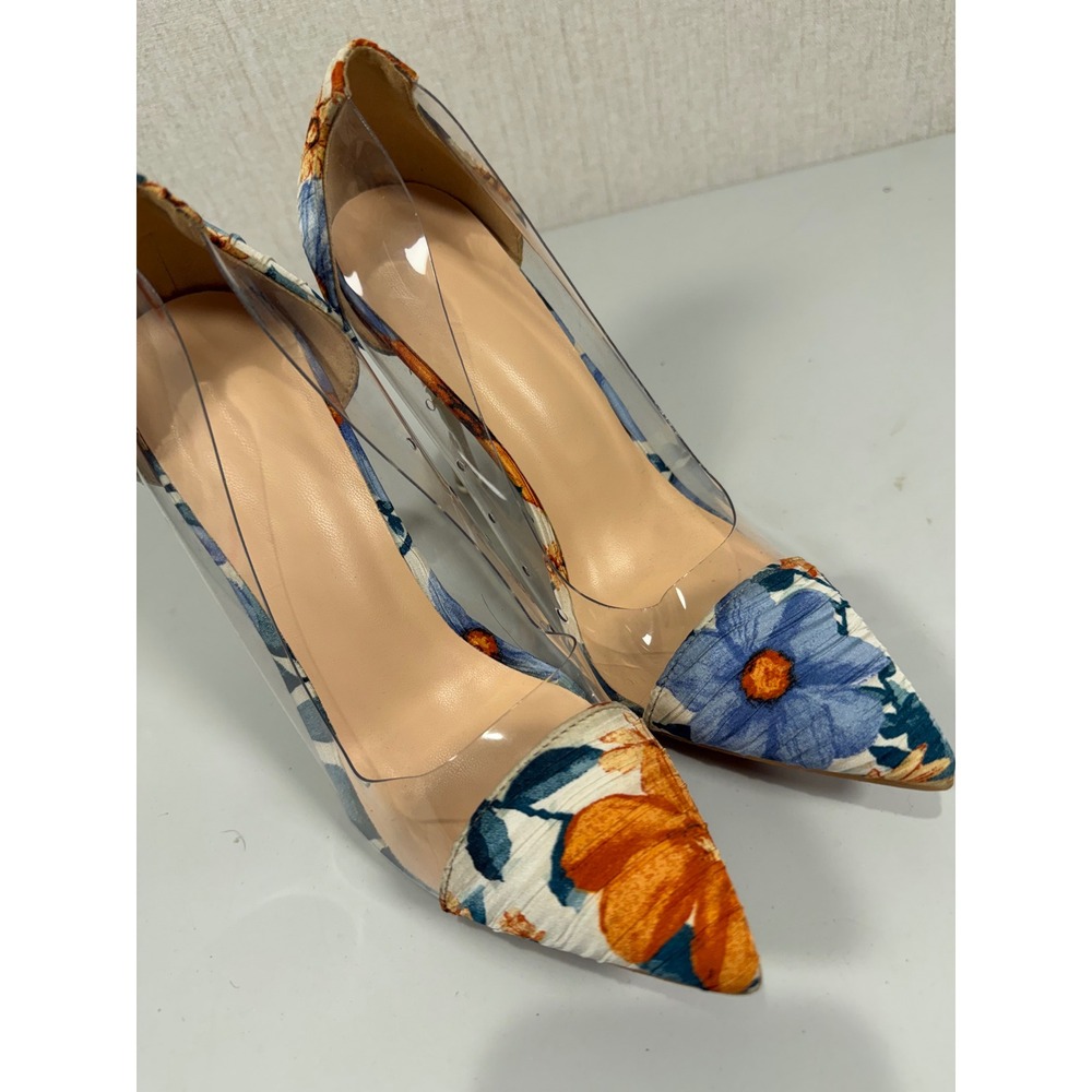 Women heels multicolor size 8.5‎